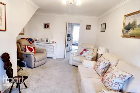 2 bedroom semi-detached house for sale