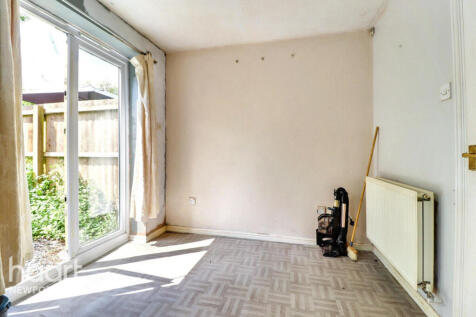 Manor Park, Newport 2 bed terraced house for sale