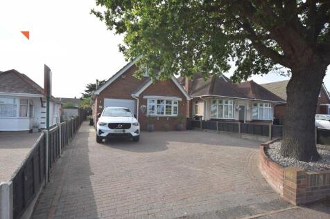 4 bedroom chalet for sale
