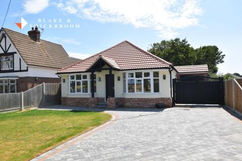 Harwich Road, Little Clacton 3 bed detached bungalow for sale