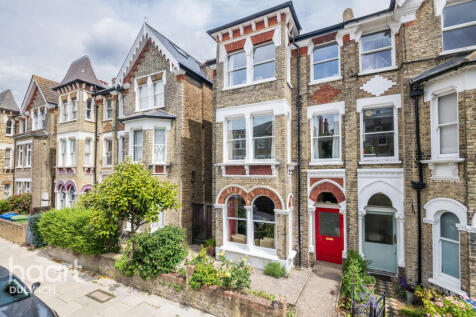 6 bedroom terraced house for sale