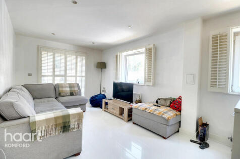 Autumn Court, Spring Gardens... 2 bed apartment for sale