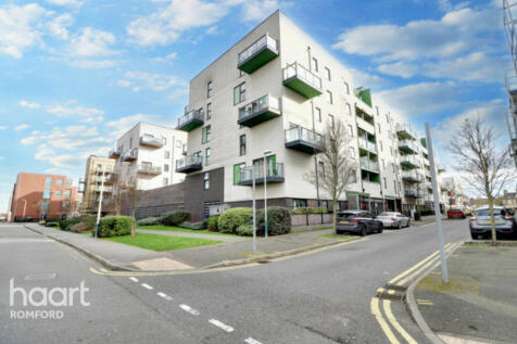 Chapel Court, Romford, RM7 0FT 1 bed apartment for sale