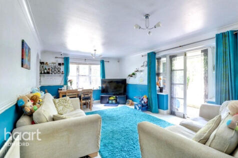 Heybridge Court, Romford, RM7 9QE 2 bed apartment for sale