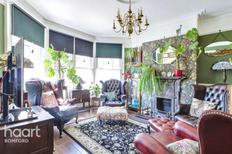 Medora Road, Romford, RM7 7EP 4 bed semi