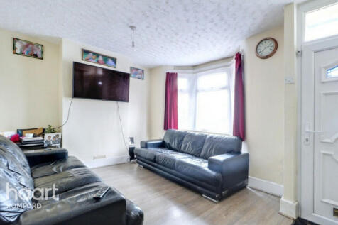 Marks Road, Romford, RM7 7AL 2 bed end of terrace house for sale