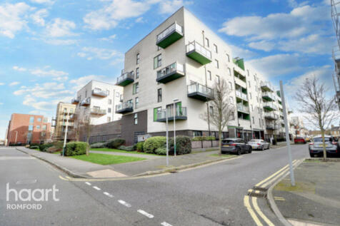Chapel Court, Romford, RM7 0FT 1 bed apartment for sale