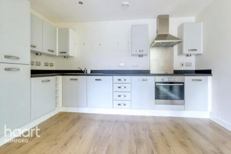 Crown Drive, Romford 1 bed apartment for sale