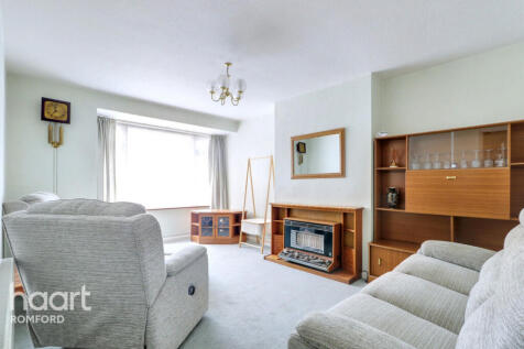 William Close, Romford, RM5 3EX 3 bed terraced house for sale