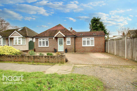 Ash Road, Shepperton 3 bed detached bungalow for sale