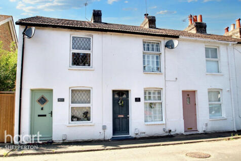 Watersplash Road, Shepperton 2 bed terraced house for sale