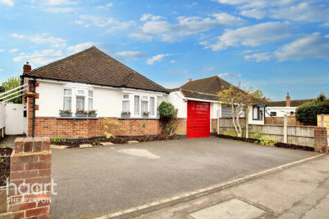 Watersplash Road, Shepperton 4 bed detached bungalow for sale
