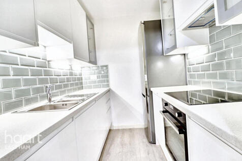 Romford Road, London 2 bed apartment for sale