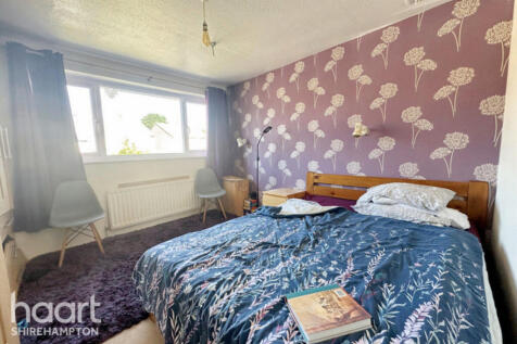 4 bedroom link detached house for sale