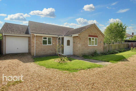 2 bedroom detached bungalow for sale