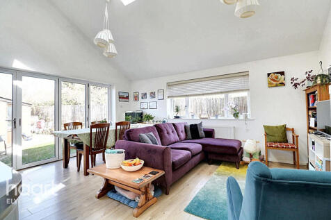 3 bedroom semi-detached bungalow for sale