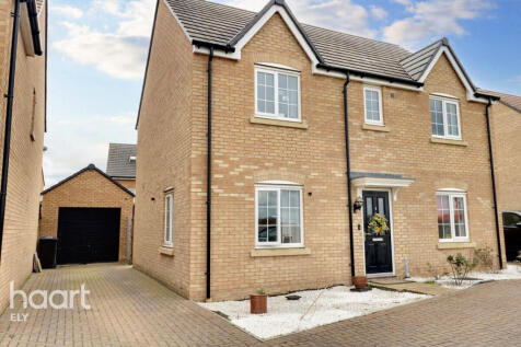 Peacock Chase, Sutton 4 bed detached house for sale