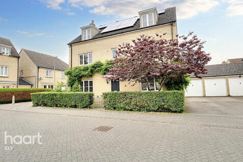 5 bedroom detached house for sale