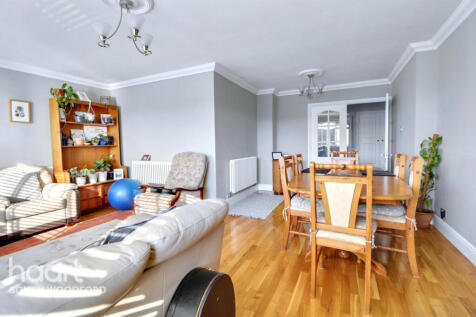 Buckingham Road, South Woodford 2 bed flat for sale