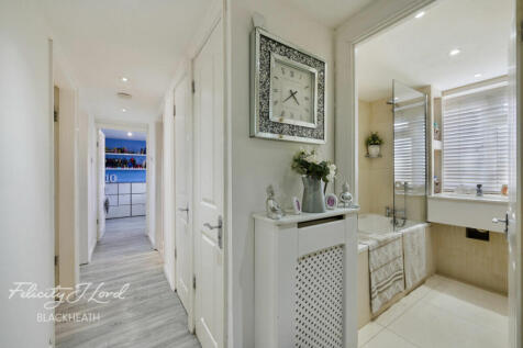 Little Heath, London 2 bed apartment for sale