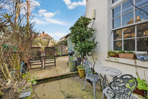 Eglinton Hill, LONDON 1 bed apartment for sale