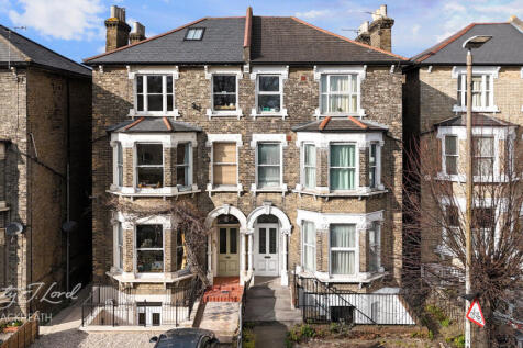 Charlton Road, London 2 bed apartment for sale