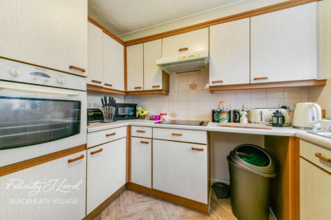 Paxton Court, Marvels Lane... 1 bed apartment for sale