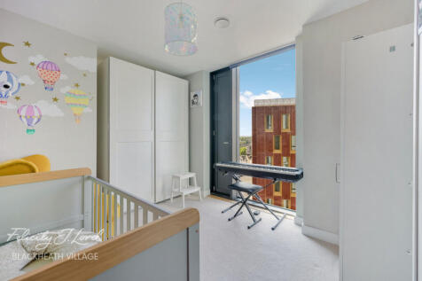 Station Road, London 2 bed apartment for sale