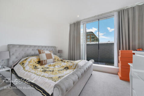 Astell Road, London 3 bed townhouse for sale