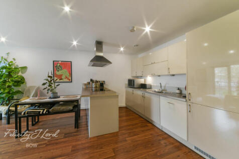Bow Common Lane, LONDON 3 bed apartment for sale