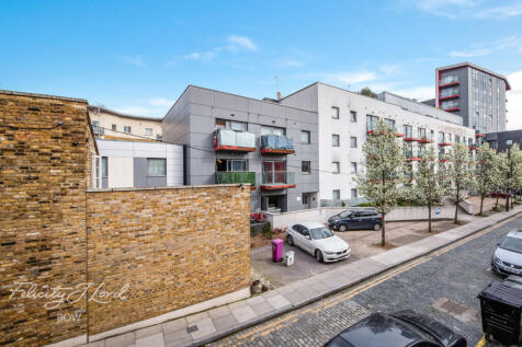 Douro Street, London E3 2 bed flat for sale