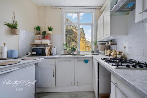Burdett Road, London 3 bed flat for sale