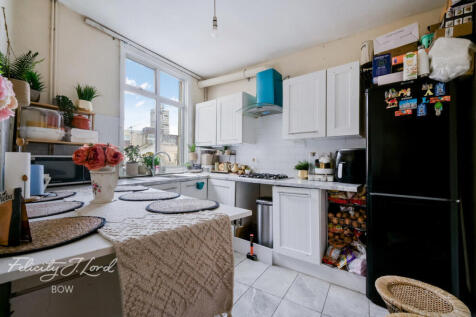 Burdett Road, London 3 bed flat for sale