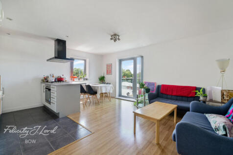 Maha Building, Merchant Street... 2 bed apartment for sale