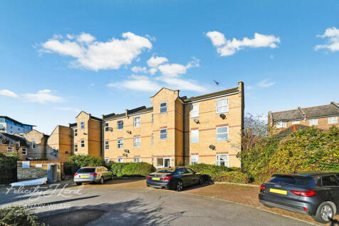 Thames Circle, London, E14 1 bed apartment for sale