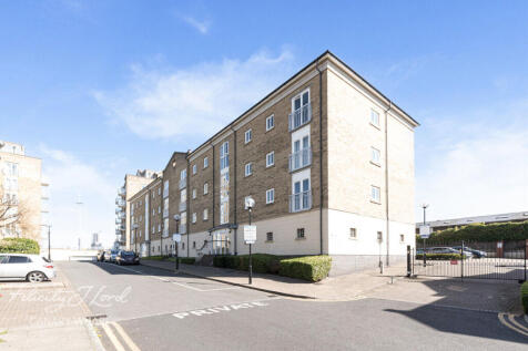 Millennium Drive, London E14 2 bed duplex for sale