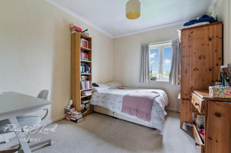 Eastway, London E9 2 bed flat for sale