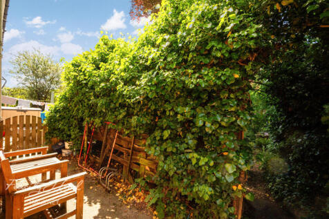 Daubeney Road, London E5 2 bed flat for sale