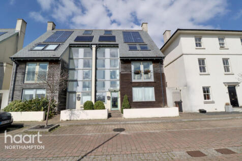 5 bedroom semi-detached house for sale