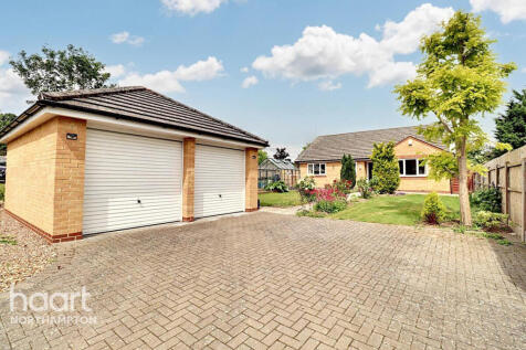 Billing Road East, Northampton 3 bed detached bungalow for sale