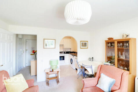 Cockfosters, London 1 bed apartment for sale