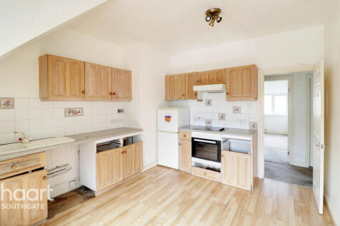 Aldermans Hill, London 2 bed apartment for sale