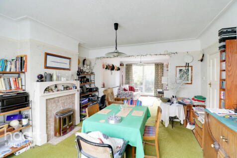 Windmill Gardens, Enfield 3 bed terraced house for sale