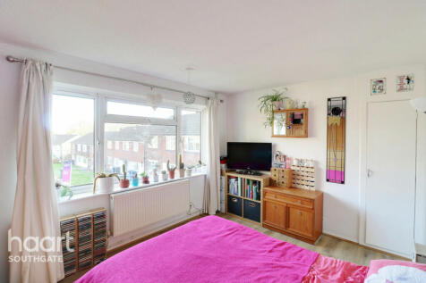 Balfour Grove, London 2 bed maisonette for sale