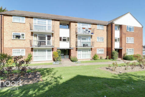 Windsor Court, London 2 bed apartment for sale