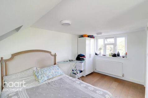 Rayleigh Road, London 4 bed terraced house for sale
