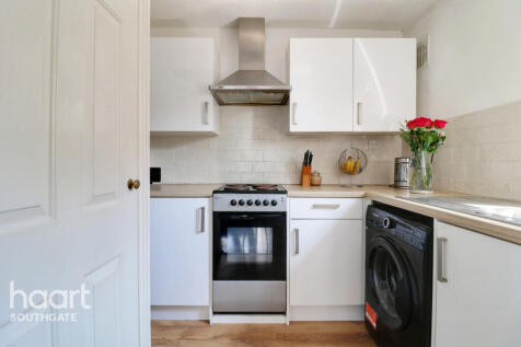 Dalrymple Close, London 1 bed apartment for sale