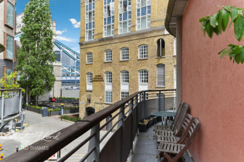 Compass Court, Shad Thames, SE1 2 bed flat for sale