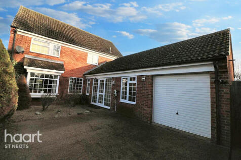 Dovehouse Close, St Neots 5 bed detached house for sale