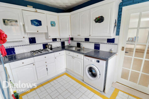 Pantygraigwen Road, Pontypridd 3 bed end of terrace house for sale